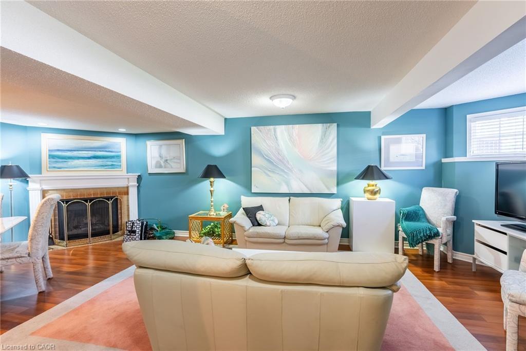 6-1508 Upper Middle Road, Burlington, ON - Indoor Photo Showing Living Room