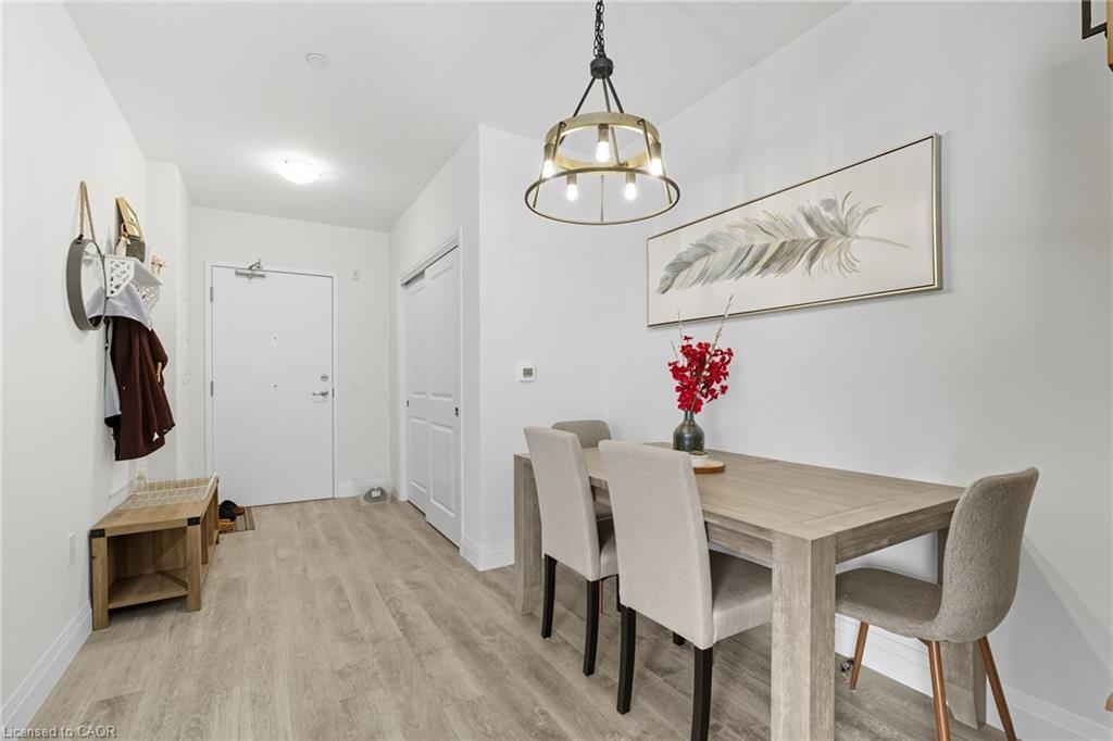 426-1 Redfern Avenue, Hamilton, ON - Indoor Photo Showing Dining Room