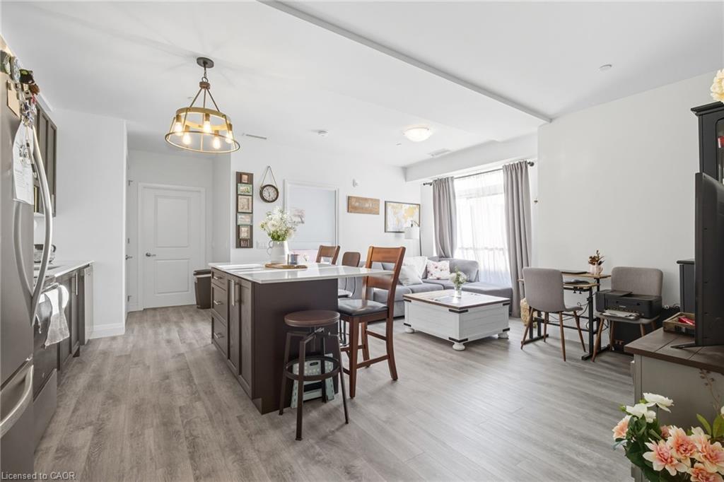 426-1 Redfern Avenue, Hamilton, ON - Indoor