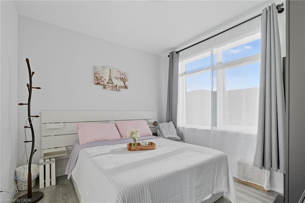 426-1 Redfern Avenue, Hamilton, ON - Indoor Photo Showing Bedroom