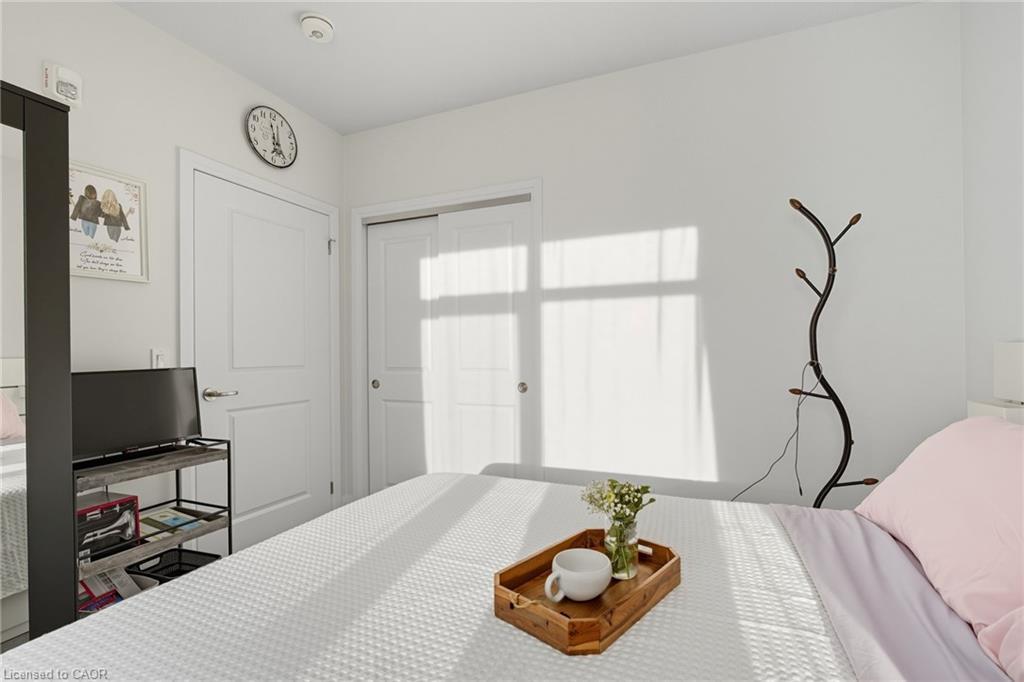 426-1 Redfern Avenue, Hamilton, ON - Indoor Photo Showing Bedroom