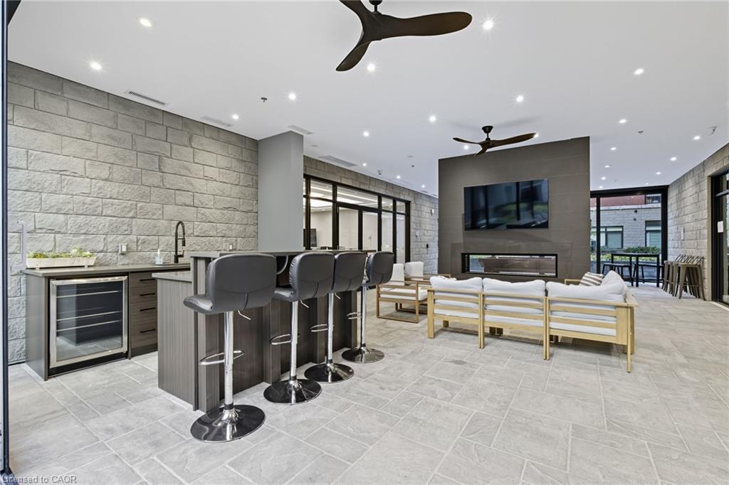 426-1 Redfern Avenue, Hamilton, ON - Indoor