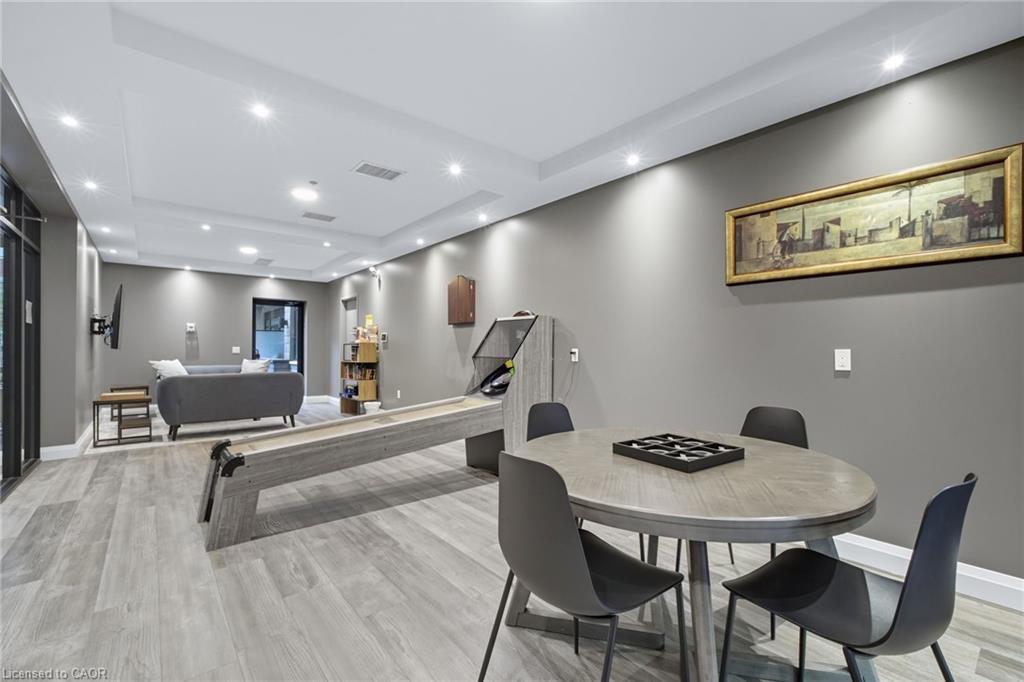 426-1 Redfern Avenue, Hamilton, ON - Indoor