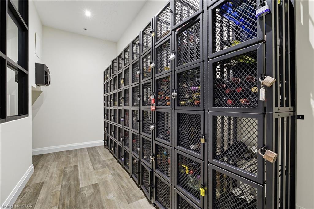 426-1 Redfern Avenue, Hamilton, ON - Indoor