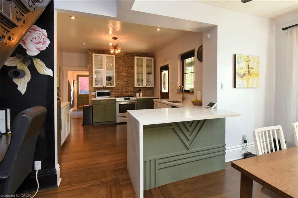 150 Victoria Avenue N, Hamilton, ON - Indoor