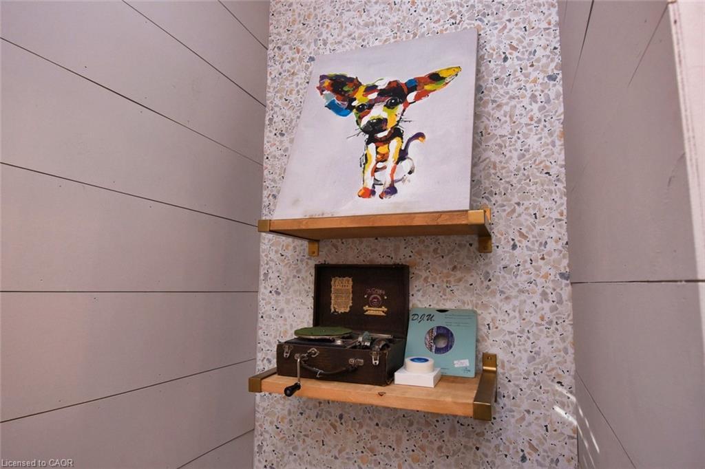 150 Victoria Avenue N, Hamilton, ON - Indoor Photo Showing Other Room