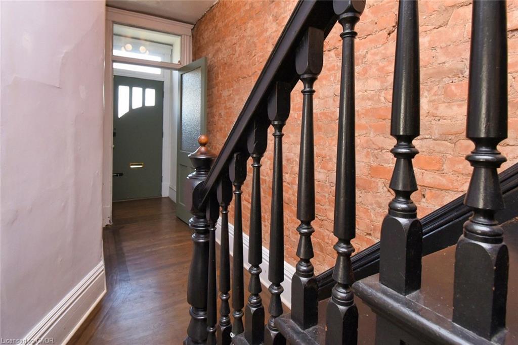 150 Victoria Avenue N, Hamilton, ON - Indoor Photo Showing Other Room