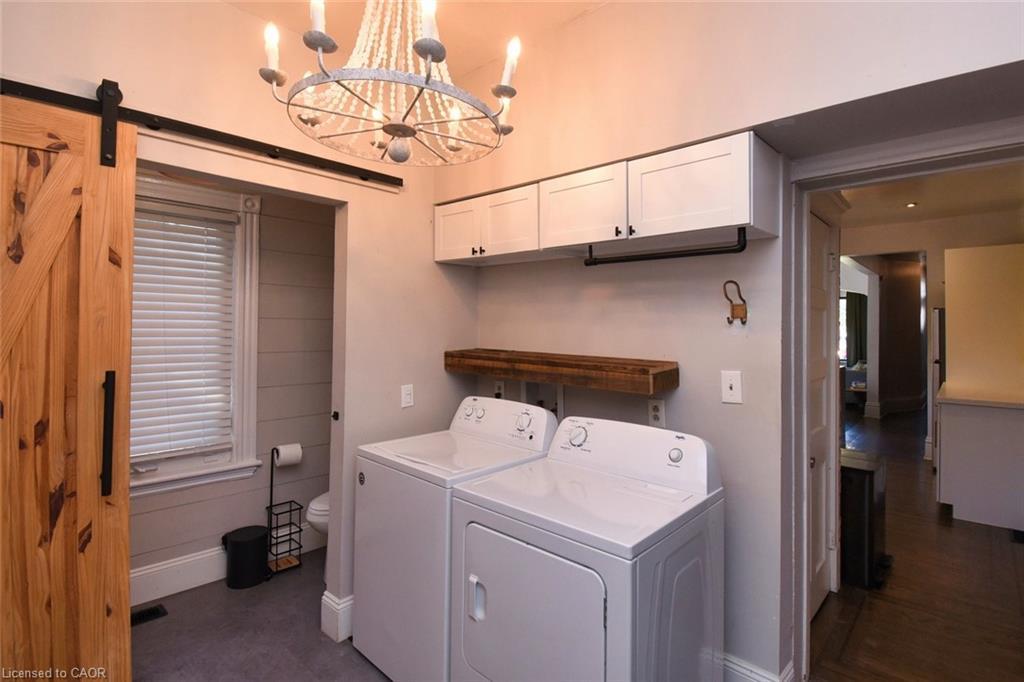 150 Victoria Avenue N, Hamilton, ON - Indoor Photo Showing Laundry Room