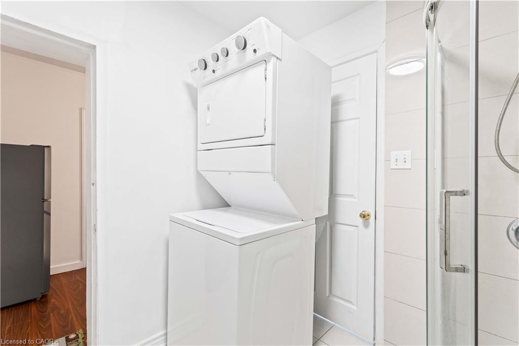 2-750 Barton Street E, Hamilton, ON - Indoor Photo Showing Laundry Room
