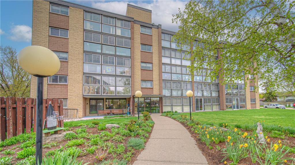 406-400 Champlain Boulevard, Cambridge, ON - Outdoor