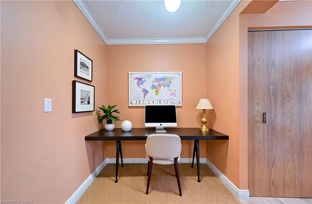 406-400 Champlain Boulevard, Cambridge, ON - Indoor Photo Showing Office
