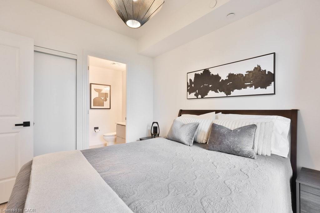 705-36 Elm Drive W, Mississauga, ON - Indoor Photo Showing Bedroom