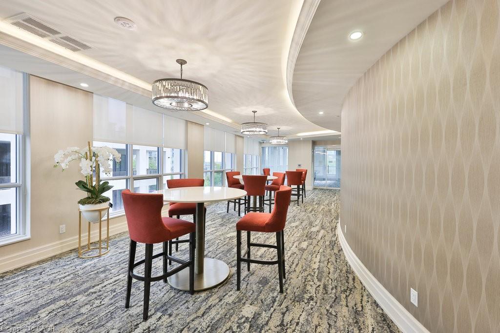 705-36 Elm Drive W, Mississauga, ON - Indoor Photo Showing Dining Room