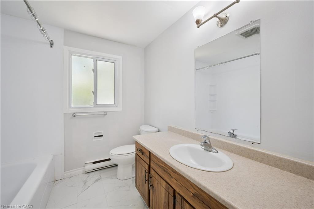 101 Churchill Street, Waterloo, ON - Indoor Photo Showing Bathroom