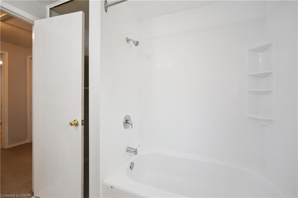 101 Churchill Street, Waterloo, ON - Indoor Photo Showing Bathroom