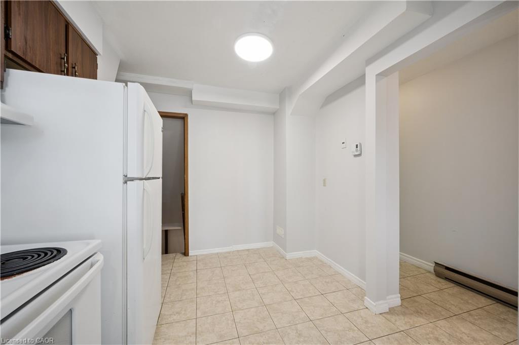 101 Churchill Street, Waterloo, ON - Indoor Photo Showing Kitchen