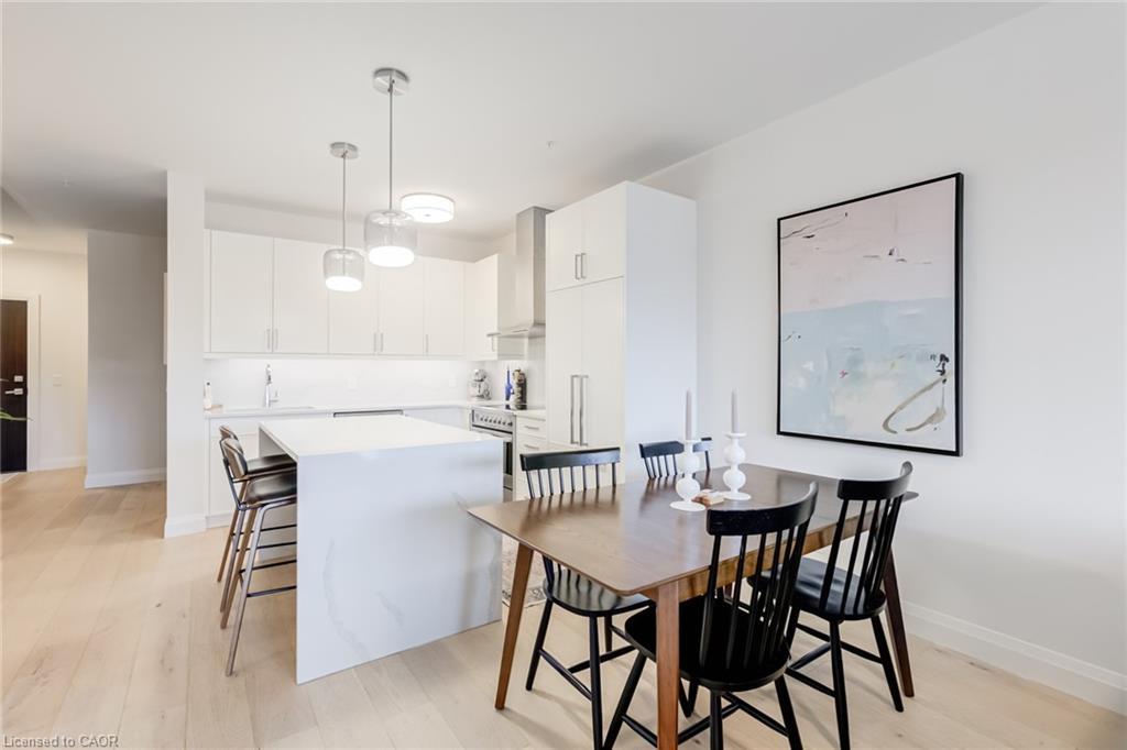 205-500 Brock Avenue, Burlington, ON - Indoor Photo Showing Dining Room
