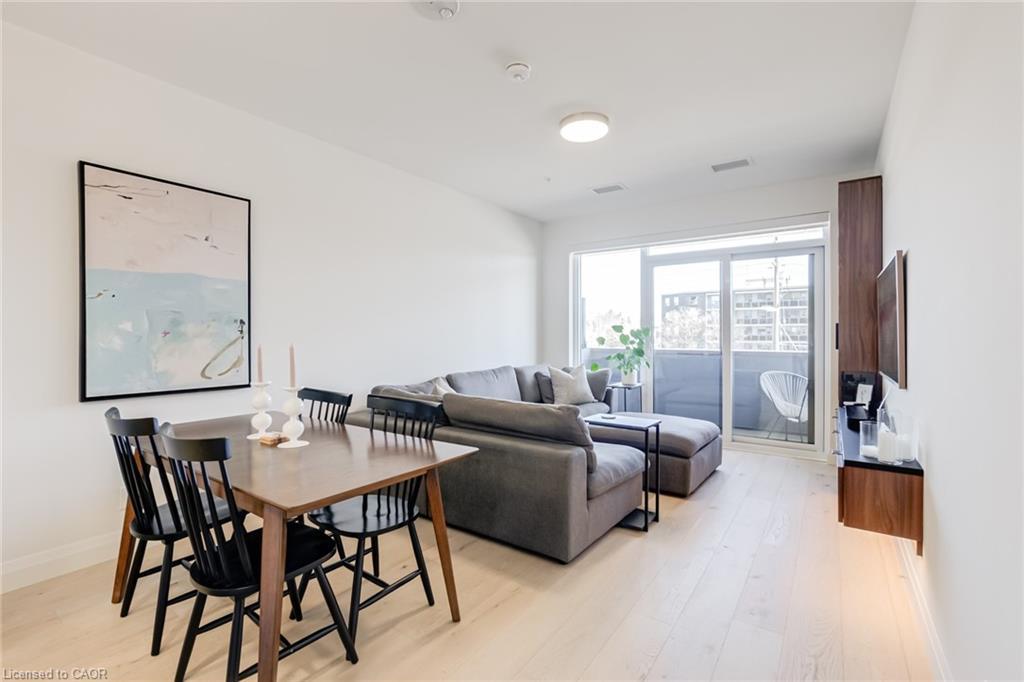 205-500 Brock Avenue, Burlington, ON - Indoor