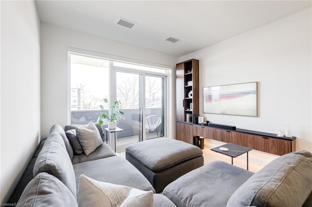 205-500 Brock Avenue, Burlington, ON - Indoor