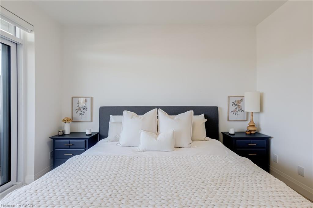205-500 Brock Avenue, Burlington, ON - Indoor Photo Showing Bedroom