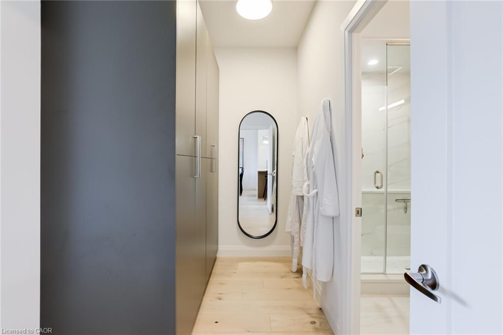 205-500 Brock Avenue, Burlington, ON - Indoor