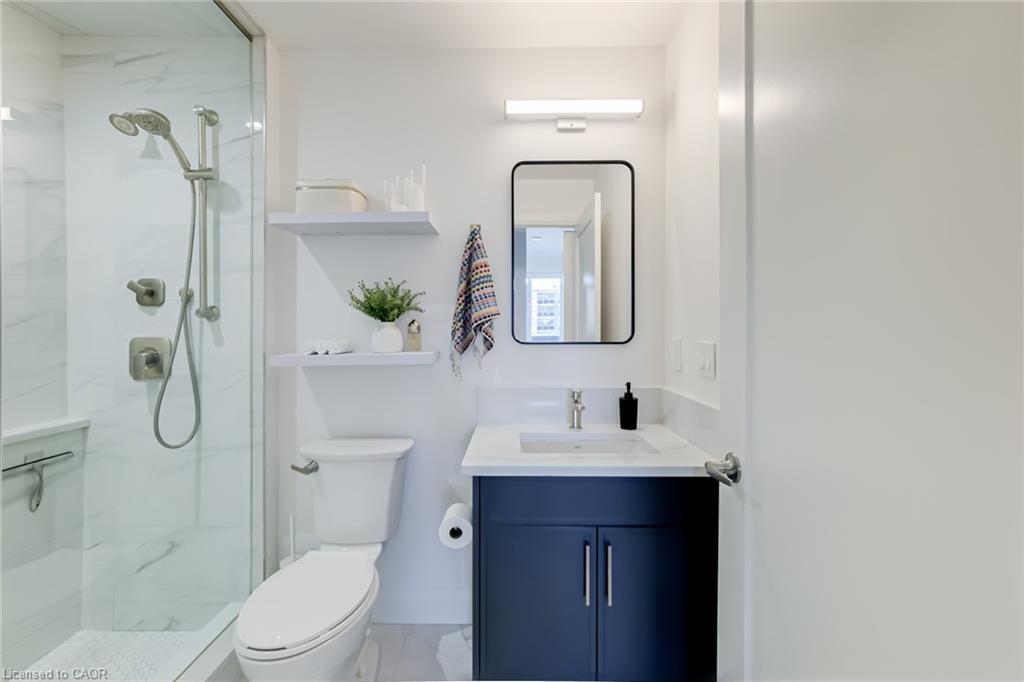 205-500 Brock Avenue, Burlington, ON - Indoor Photo Showing Bathroom