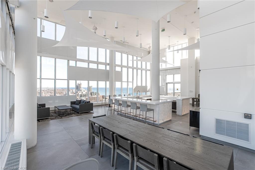 205-500 Brock Avenue, Burlington, ON - Indoor Photo Showing Other Room