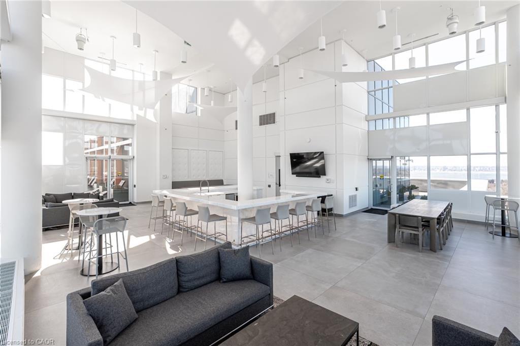 205-500 Brock Avenue, Burlington, ON - Indoor