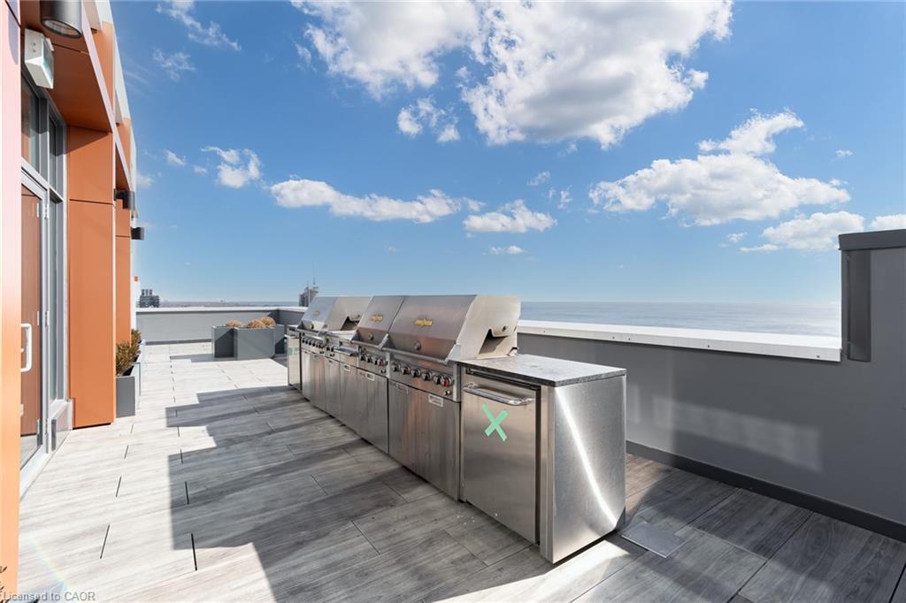 205-500 Brock Avenue, Burlington, ON - Outdoor