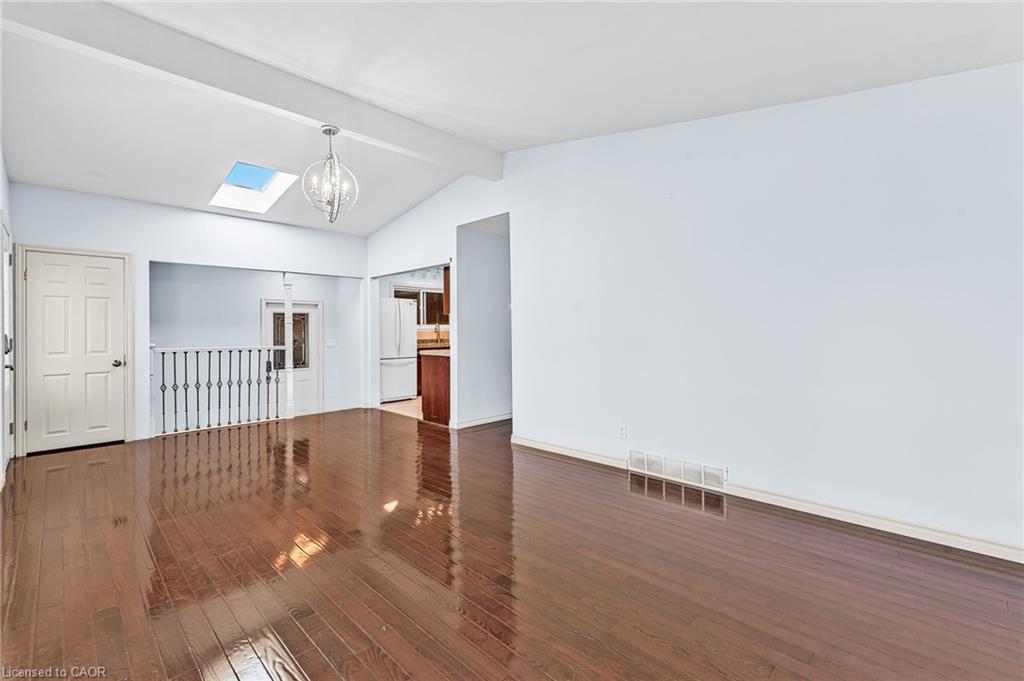 6122 Mayfair Drive, Niagara Falls, ON - Indoor Photo Showing Other Room