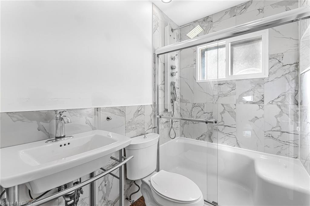 6122 Mayfair Drive, Niagara Falls, ON - Indoor Photo Showing Bathroom