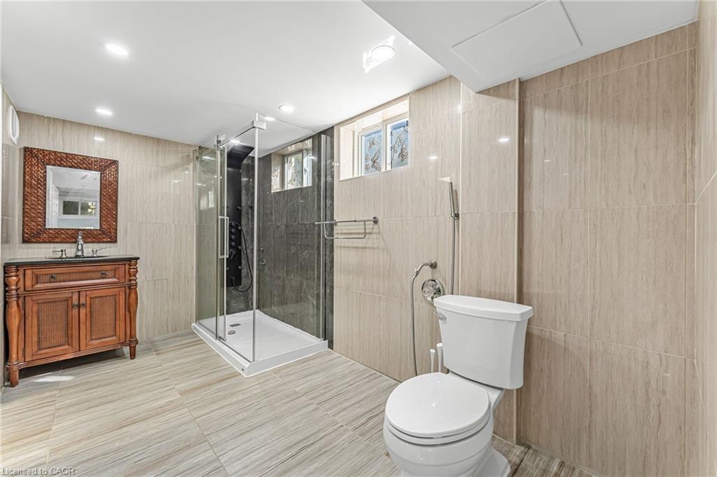 6122 Mayfair Drive, Niagara Falls, ON - Indoor Photo Showing Bathroom