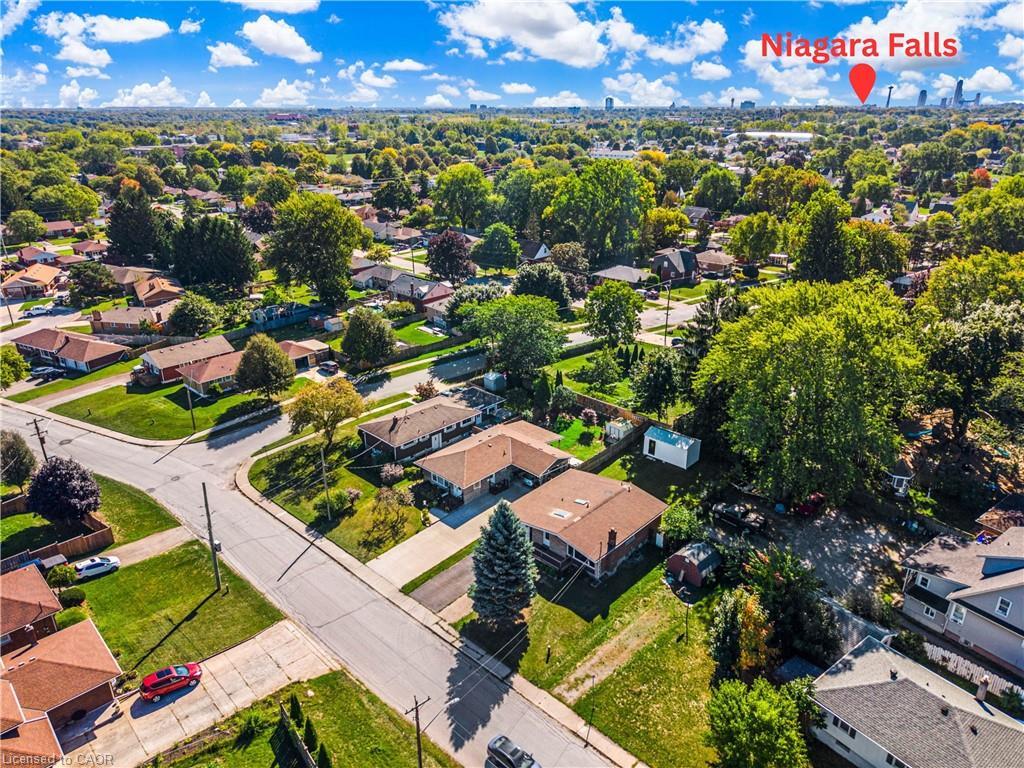 6122 Mayfair Drive, Niagara Falls, ON - Outdoor With View