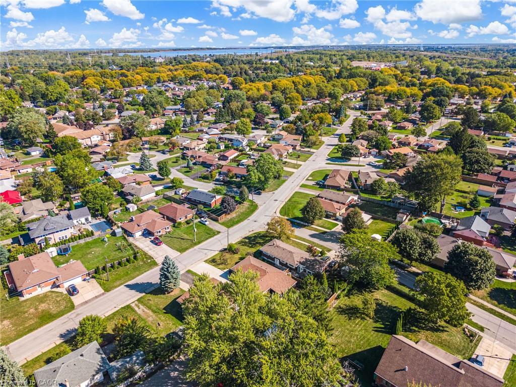 6122 Mayfair Drive, Niagara Falls, ON - Outdoor With View