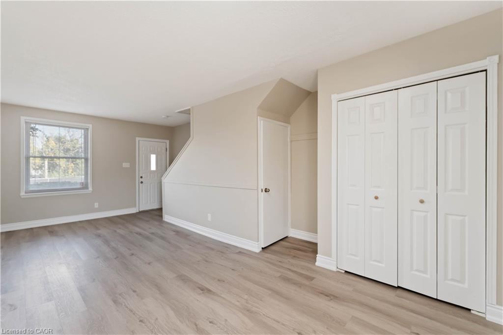 187 Barton Street W, Hamilton, ON - Indoor