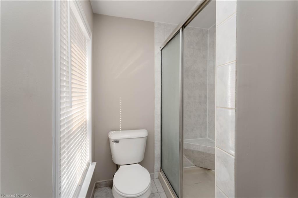 187 Barton Street W, Hamilton, ON - Indoor Photo Showing Bathroom