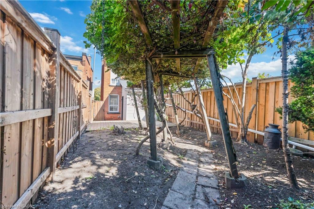 187 Barton Street W, Hamilton, ON - Outdoor