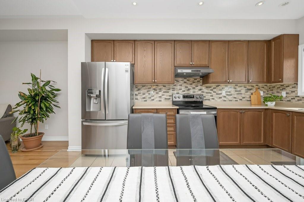 34 Aspen Hills Road, Brampton, ON - Indoor Photo Showing Kitchen With Stainless Steel Kitchen