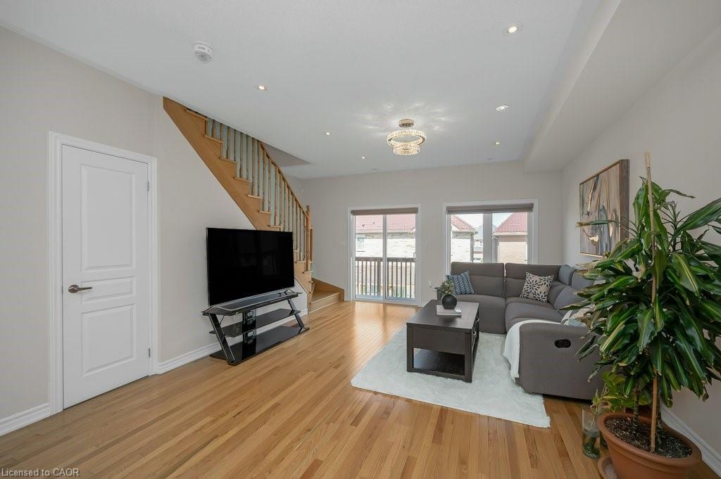 34 Aspen Hills Road, Brampton, ON - Indoor Photo Showing Living Room