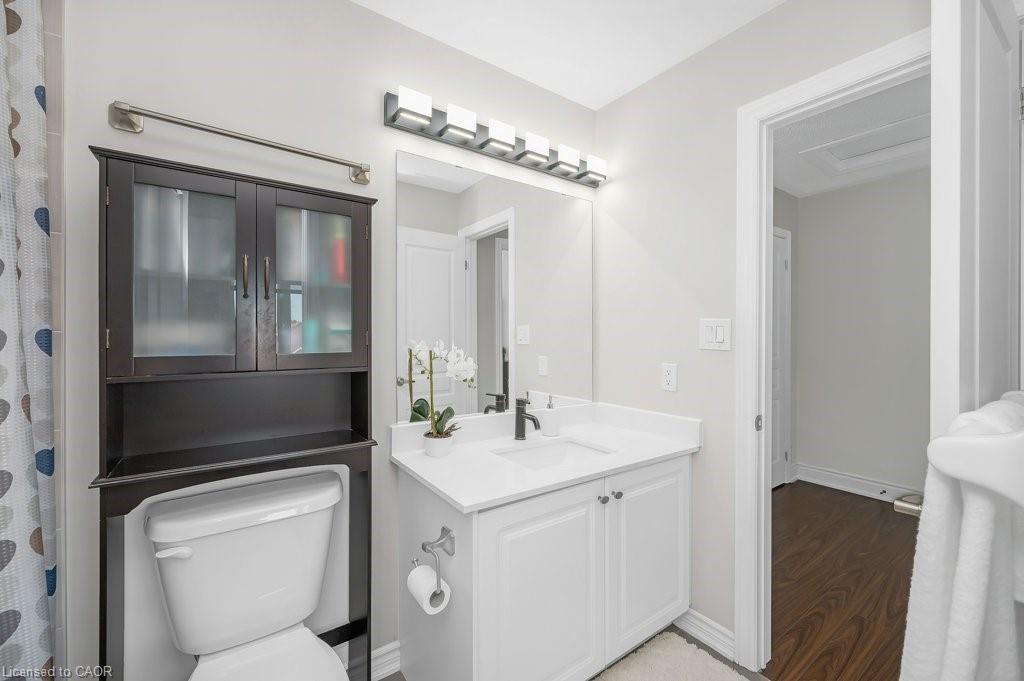 34 Aspen Hills Road, Brampton, ON - Indoor Photo Showing Bathroom