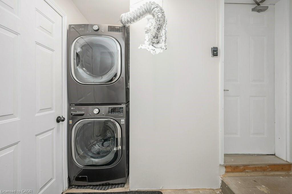 34 Aspen Hills Road, Brampton, ON - Indoor Photo Showing Laundry Room