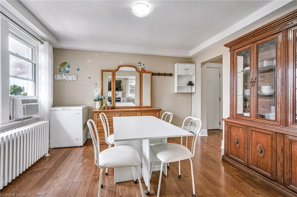 14-25 Mountwood Avenue, Hamilton, ON - Indoor Photo Showing Dining Room