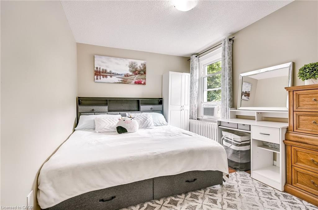 14-25 Mountwood Avenue, Hamilton, ON - Indoor Photo Showing Bedroom