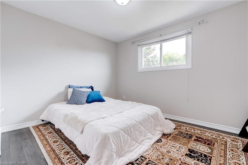 19-5475 Lakeshore Road, Burlington, ON - Indoor Photo Showing Bedroom