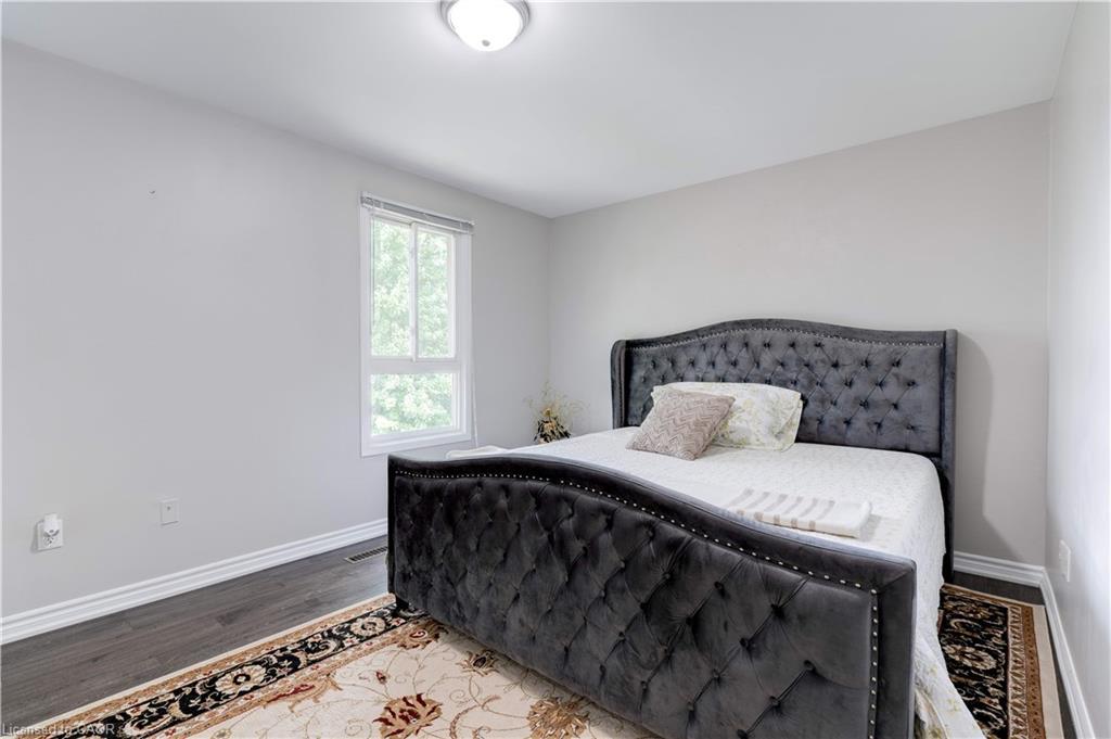 19-5475 Lakeshore Road, Burlington, ON - Indoor Photo Showing Bedroom