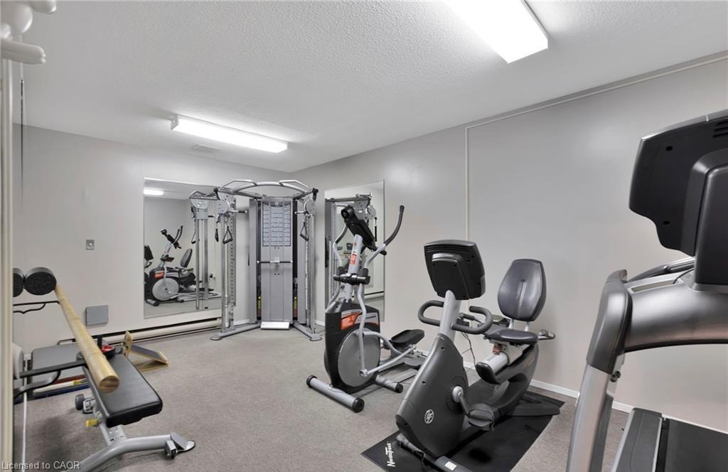 19-5475 Lakeshore Road, Burlington, ON - Indoor Photo Showing Gym Room