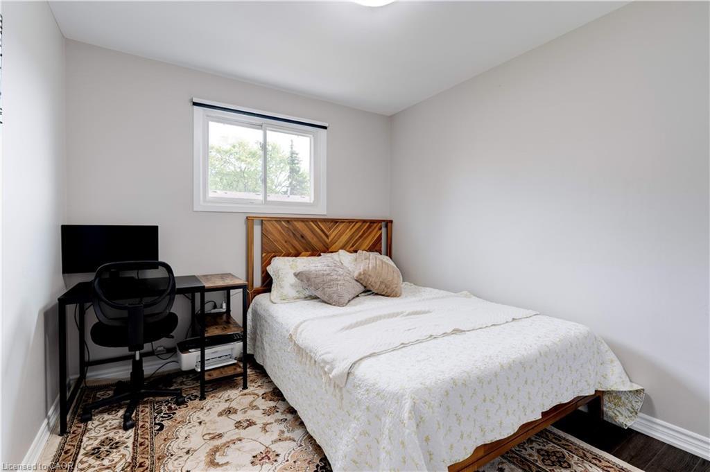 19-5475 Lakeshore Road, Burlington, ON - Indoor Photo Showing Bedroom