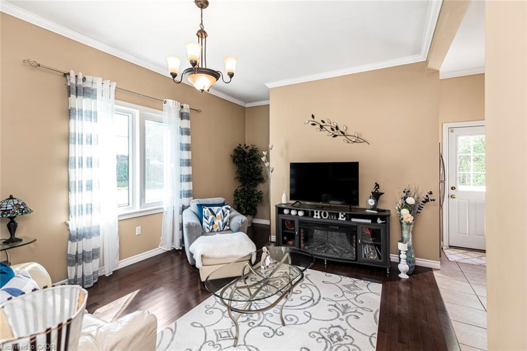 1545 Brock Road, Flamborough, ON - Indoor Photo Showing Living Room