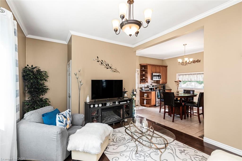 1545 Brock Road, Flamborough, ON - Indoor Photo Showing Living Room