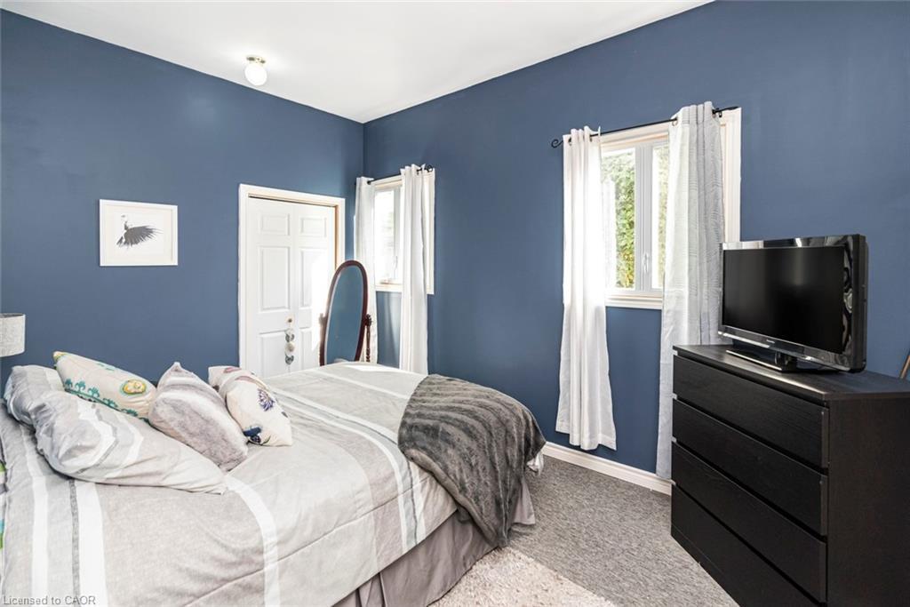 1545 Brock Road, Flamborough, ON - Indoor Photo Showing Bedroom